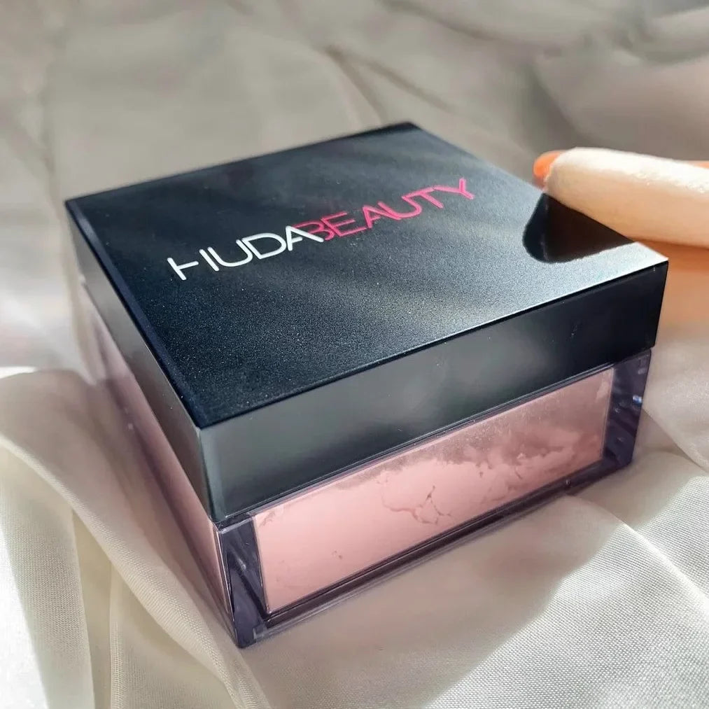 Huda Beauty  Powder